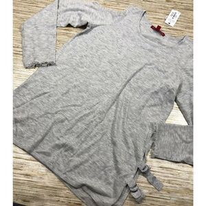 N-32 Saks Fifth Avenue cold shoulder detail sweater GREY size M